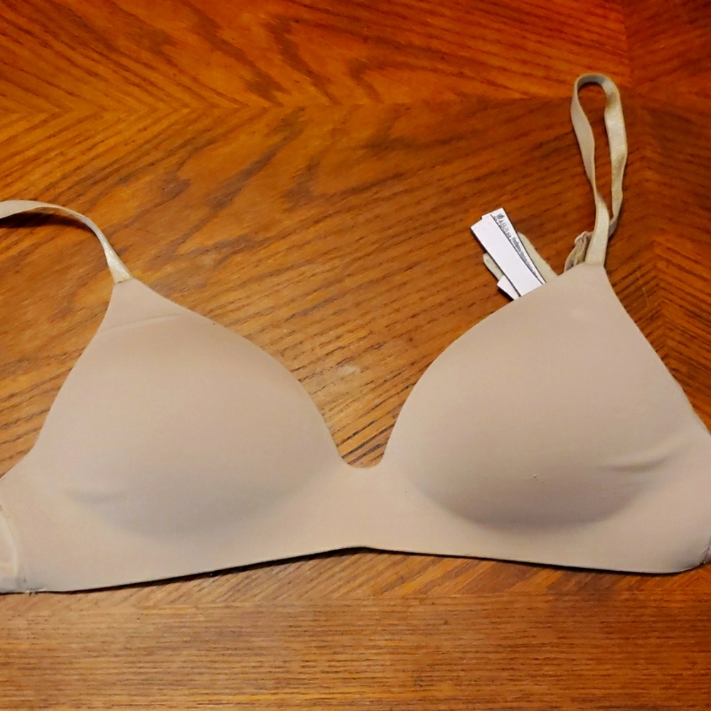 Victoria's secret Wireless IPEX bra beige 34B